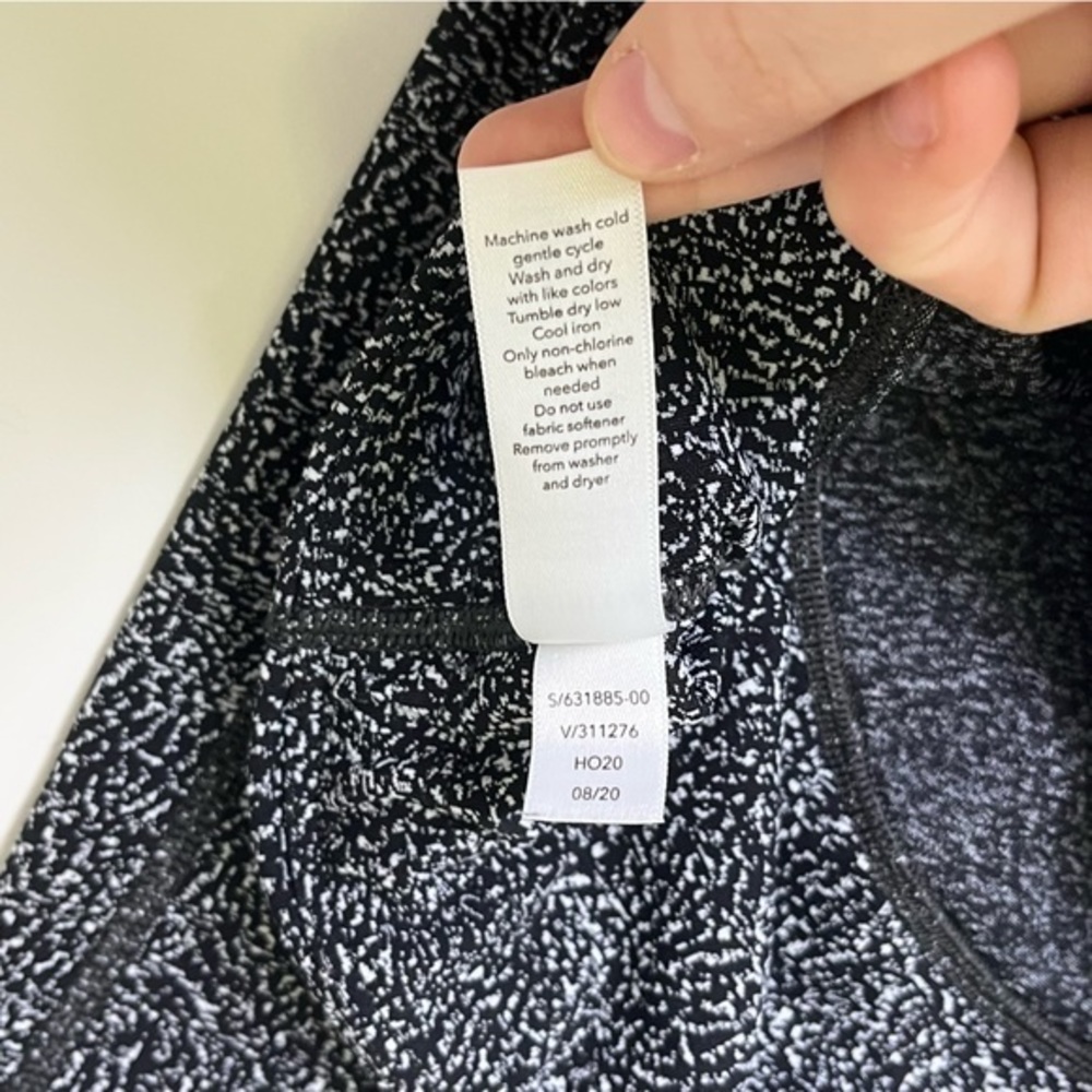 Athleta Ultimate Stash Textured 7/8 Tight Static Black White Small‎ - Picture 7 of 7